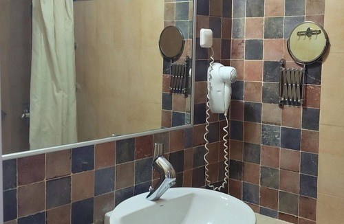 Kamena Vourla House | 102 | Okeania Triple Room Ground Floor