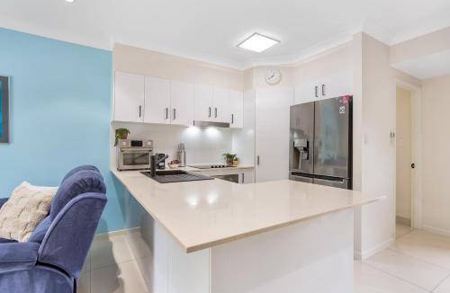 White Rock Apartment | 106 m² Apartment ∙ 2 bedrooms ∙ 4 guests