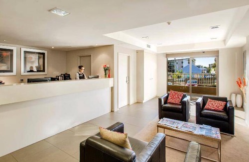 Gladstone Apartment | 106 m² Serviced apartment ∙ 3 bedrooms ∙ 127 guests