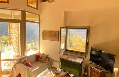 Kalavrita Villa | 110 m² Villa ∙ 3 bedrooms ∙ 7 guests