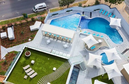 Surfers Paradise Apartment | 11B Peninsula Summary