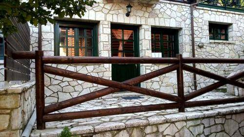Eptalofos Cabin | 120 m² Lodge ∙ 2 bedrooms ∙ 6 guests