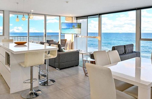 Main Beach Apartment | 120 m² Serviced apartment ∙ 3 bedrooms ∙ 6 guests