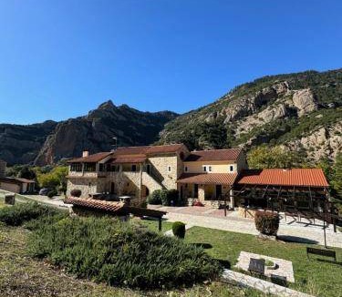 Kalavrita Apartment | 120 m² Serviced apartment ∙ 2 bedrooms ∙ 5 guests