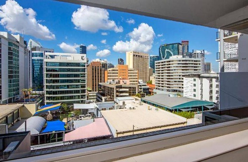 Spring Hill Apartment | 120 m² Serviced apartment ∙ 3 bedrooms ∙ 6 guests