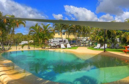 Tin Can Bay Other | 120 m² Tent ∙ 2 bedrooms ∙ 6 guests
