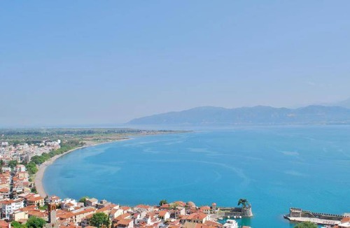 Nafpaktos Villa | 128 m² Villa ∙ 3 bedrooms ∙ 8 guests