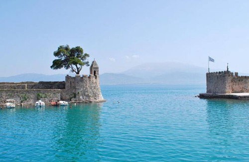 Nafpaktos Villa | 128 m² Villa ∙ 3 bedrooms ∙ 8 guests