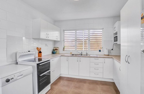 Rainbow Beach House | 13 Indigo Avenue - 'Indigo Sands' - Rainbow Beach. Beds made for arrival. Close to beach