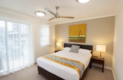Gladstone Apartment | 135 m² Serviced apartment ∙ 3 bedrooms ∙ 127 guests