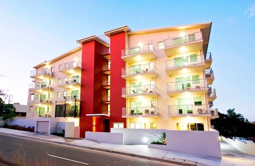 Gladstone Apartment | 135 m² Serviced apartment ∙ 3 bedrooms ∙ 127 guests