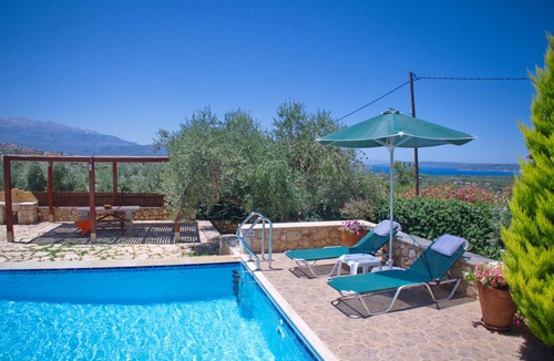 Kokkinon Khorion Villa | 136 m² Villa ∙ 3 bedrooms ∙ 7 guests