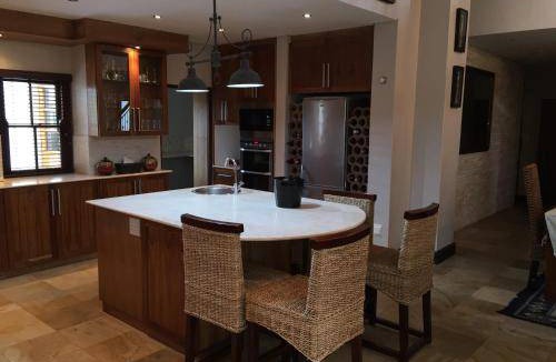Stellenbosch House | 140 m² House ∙ 10 guests