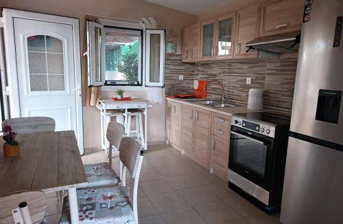 Chalcis Villa | 145 m² Villa ∙ 3 bedrooms ∙ 9 guests