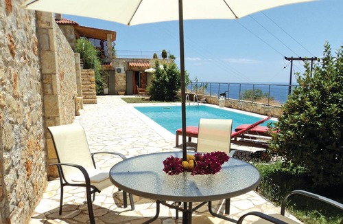 Lerna House | 150 m² Maisonette ∙ 4 bedrooms ∙ 9 guests