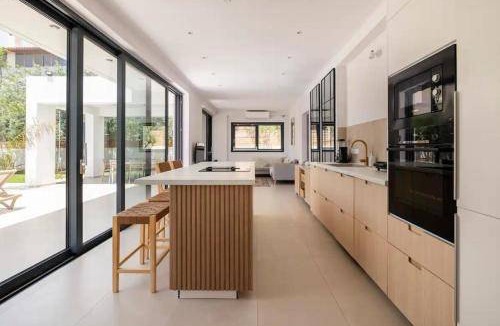 Loutraki Villa | 150 m² Villa ∙ 3 bedrooms ∙ 8 guests