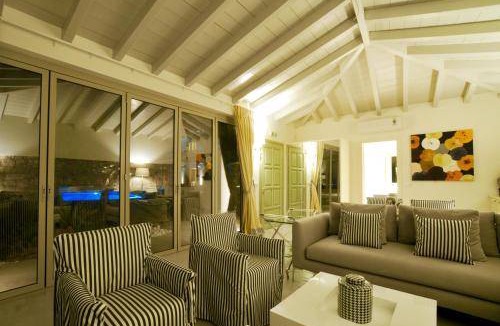 Alonissos Villa | 150 m² Villa ∙ 4 bedrooms ∙ 8 guests