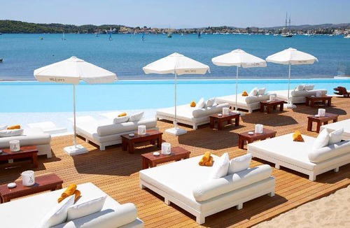 Bouzaiika Resort | 163 m² Resort ∙ 4 bedrooms ∙ 127 guests
