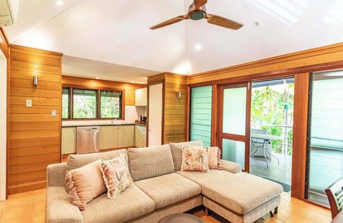 Port Douglas House | 17 Wharf Street - Main House & Bungalow