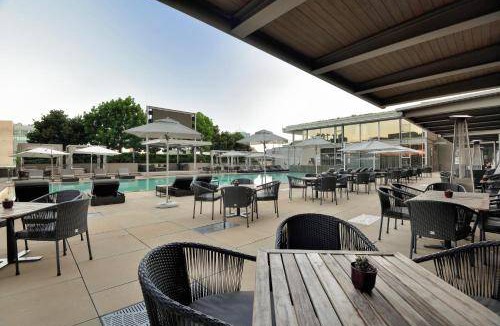 Sandown Hotel | 175 m² Hotel ∙ 3 bedrooms ∙ 127 guests