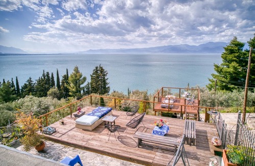 Molos-Agios Konstantinos Villa | 175 m² Villa ∙ 4 bedrooms ∙ 11 guests