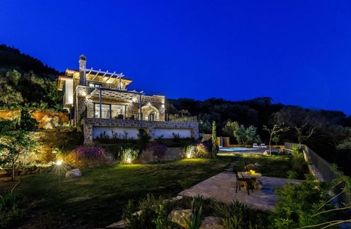 Glossa Apartment | 180 m² Apartment ∙ 4 bedrooms ∙ 8 guests