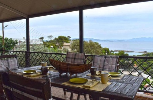 Salamis House | 180 m² House ∙ 3 bedrooms ∙ 8 guests