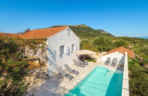 Stavros Villa | 190 m² Villa ∙ 5 bedrooms ∙ 8 guests