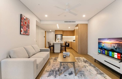 West End Apartment | 1BR Luxury apt at prime location w/carpark