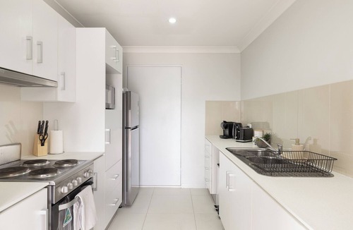 Rocklea Apartment | 2 Bdr Apt! Garage! Clean! GST Credits! 318D2