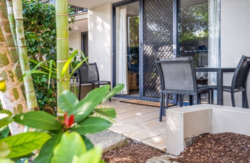 Mermaid Beach Apartment | 2-Bed Family Haven with Pools, BBQ & Playgrounds