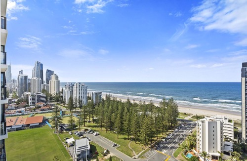 Broadbeach Apartment | 2 Bedroom Apartment with Ocean Views at Opus