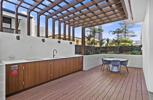 Broadbeach Apartment | 2 Bedroom Apartment with Ocean Views at Opus