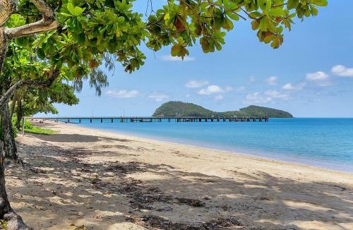 Palm Cove Apartment | 2 Bedroom Apartment Coral Coast Resort Palm Cove