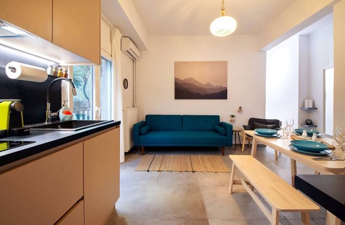 Petralona Apartment | 2 Bedroom Apt Secret Garden In The Of Athens