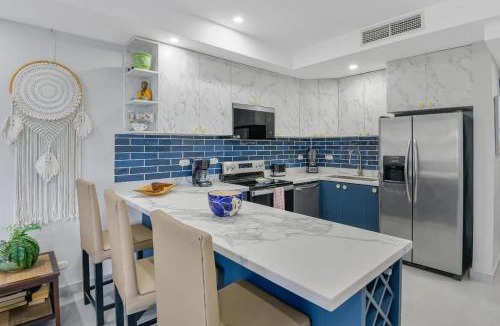 Barrio Los Villalobos Apartment | 2 Bedroom Oceanview Beachfront Condo Jaco Beach