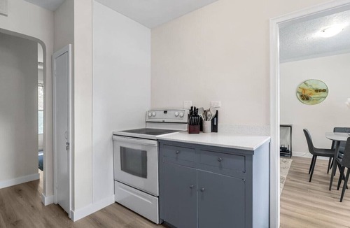 Banff Trail House | 2 Bedroom + Pull out Sofa | Min to UofC