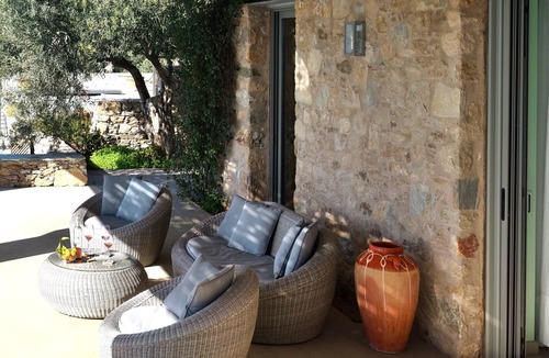 Grambia Villa | 2-Bedroom Villa with private garden