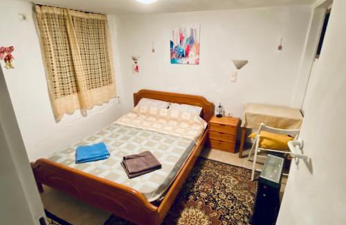 Galatsi House | 20 mins from city centre, rural house
