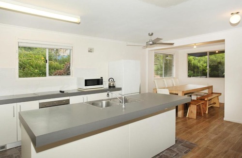 Coolum Beach House | 20 Scrub Road, Coolum Beach - Pet Friendly, Linen included