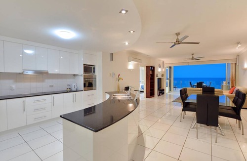 Trinity Beach Apartment | 200 m² Apartment ∙ 3 bedrooms ∙ 127 guests