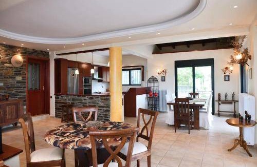 Zakhloritika House | 200 m² House ∙ 5 bedrooms ∙ 10 guests