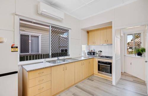 East Toowoomba House | 200 m² House ∙ 3 bedrooms ∙ 6 guests