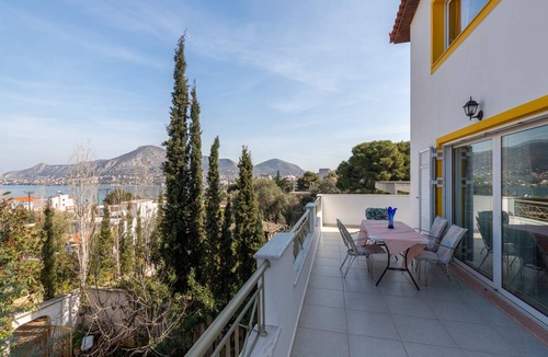 Salamis Villa | 200 m² Villa ∙ 3 bedrooms ∙ 9 guests