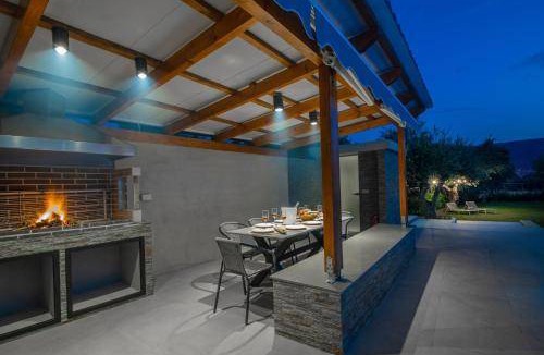 Neromilos Villa | 200 m² Villa ∙ 4 bedrooms ∙ 8 guests