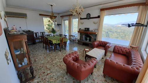 Galatas Villa | 200 m² Villa ∙ 4 bedrooms ∙ 8 guests