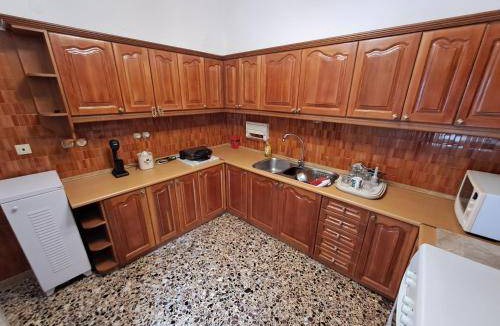 Galatas Villa | 200 m² Villa ∙ 4 bedrooms ∙ 8 guests