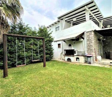 Molos-Agios Konstantinos Villa | 200 m² Villa ∙ 5 bedrooms ∙ 12 guests
