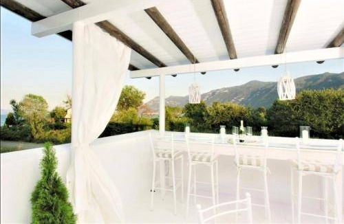 Molos-Agios Konstantinos Villa | 200 m² Villa ∙ 5 bedrooms ∙ 12 guests