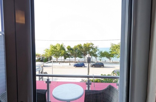 Kamena Vourla House | 204 | Okeania 3 persons Room 1st Floor